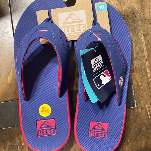 MLB x Reef Sandals w/ Bottle Opener - Picture 1 of 3
